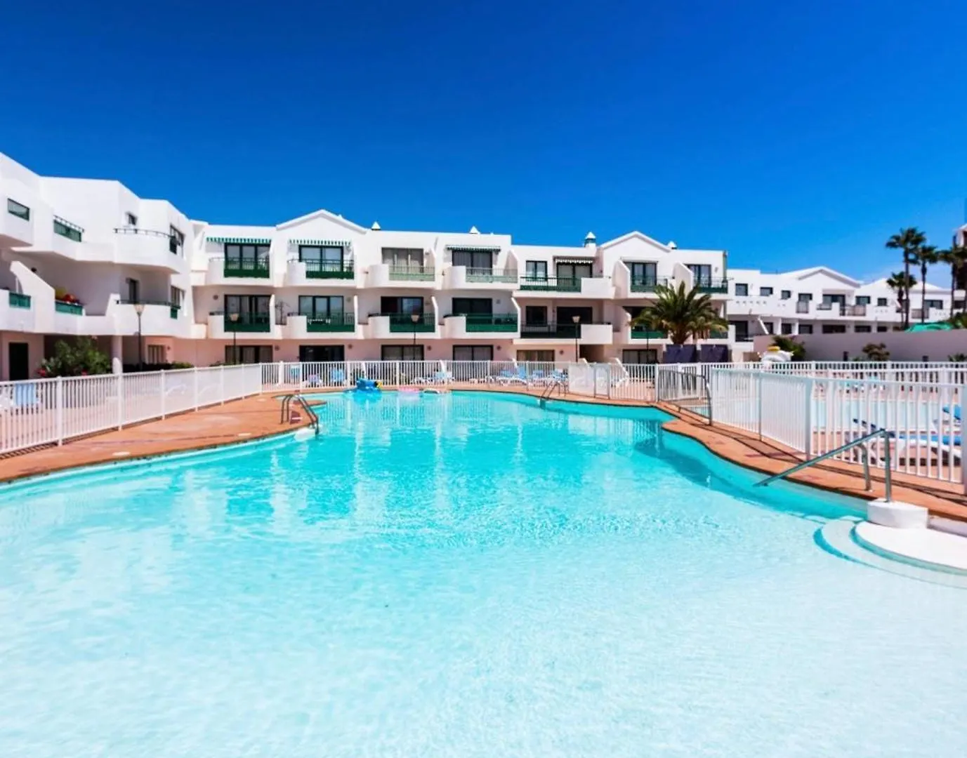 Charming Studio In Costa Teguise With Shared Pool - 35 Sqm Apartment