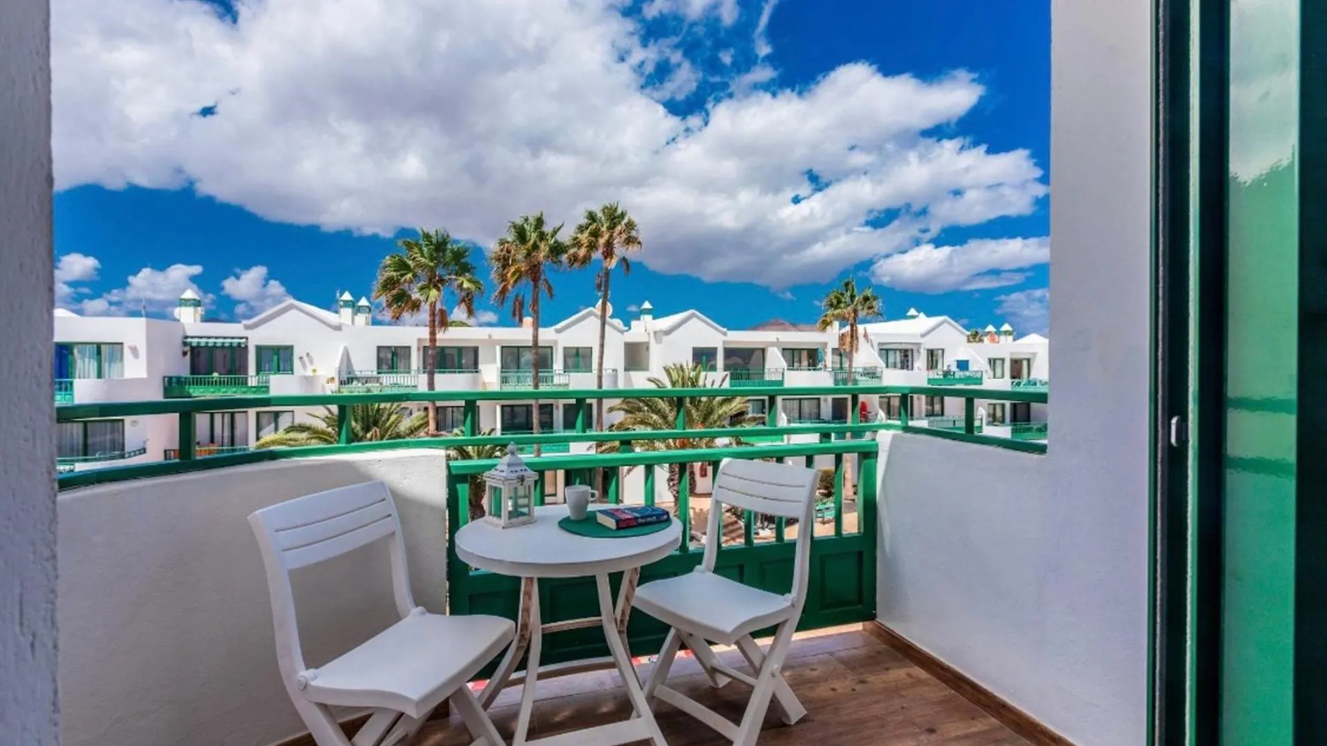 Charming Studio In Costa Teguise With Shared Pool - 35 Sqm Apartment